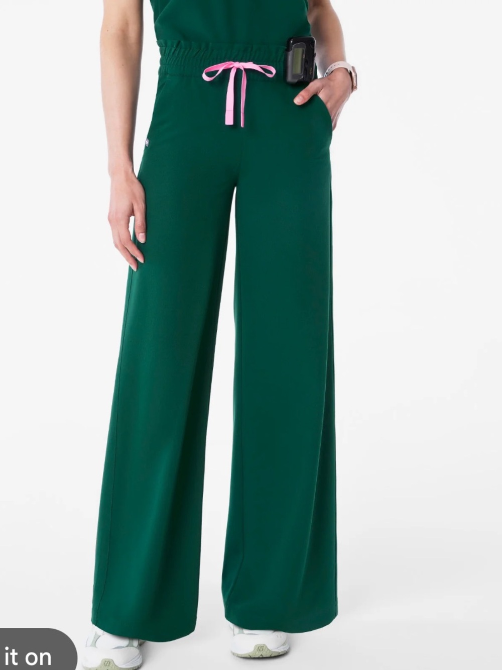 Figs medium Alison wide leg forest green scrub pants